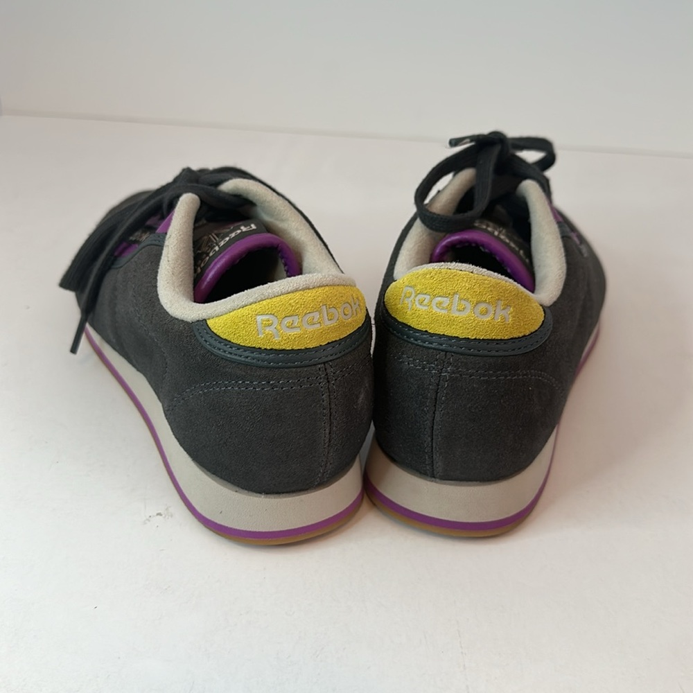 Woman’s Reebok - Picture 3 of 5